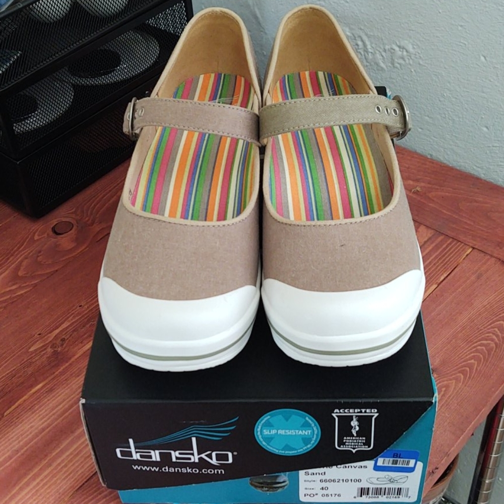 Dansko Mary Jane, sz 40/9.5-10, NWT
